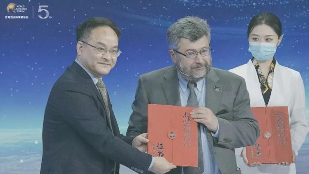 wlaforum's tweet photo. The #NextGenerationScientists Training Program was officially launched at the Science-T Conference of the 5th #WLAFORUM. Efim Zelmanov, laureate of the 1994 #FieldsMedal @SUSTechSZ , and Yan Junchi from @sjtu1896, will serve as mentors for the program. @ScienceLinkCN https://t.co/6wktRkuLPr