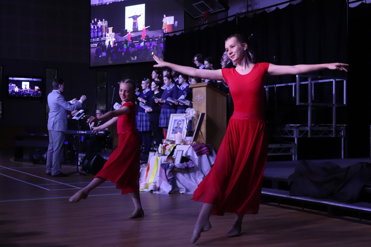 The Arts combine in a moving Liturgy recounting the story of Oscar Romero. Music, Drama, Dance and Visual Art all working together! #HCCEllenbrook