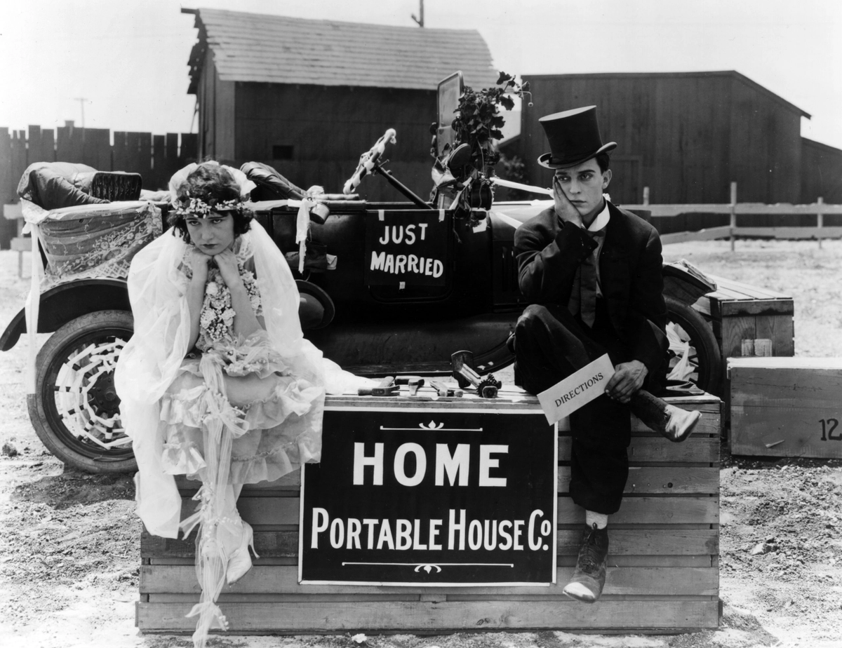 [#AuditoriumLouvre] 🎬 En lien avec l'#ExpoLesChoses, assistez au ciné-concert « Buster Keaton » ! Trois courts-métrages du maître du muet et du burlesque seront accompagnés en direct au piano et à la clarinette. 📍 Le 2 novembre à 15h Plus 👉 bit.ly/3VCIlQ9