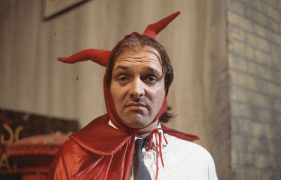 official_bottom's tweet image. Give this a retweet if you love Rik and Halloween 🎃 ☠️💀👺👻🎃👍🏻👍🏻👍🏻