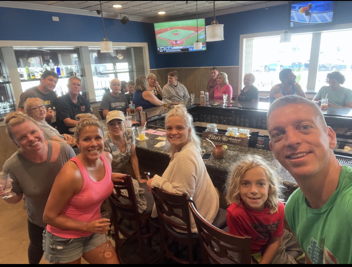 airsomers's tweet photo. @stoolpresidente Cable got shut off today (because Verizon sucks) and I’d prefer not to take my little ones to a bar again… but I’m not above it. Tickets would be an “above my pay grade” treat. P.S. Imperial Pizza is great… the more beach the better! https://t.co/vFX1Yd3Iy1