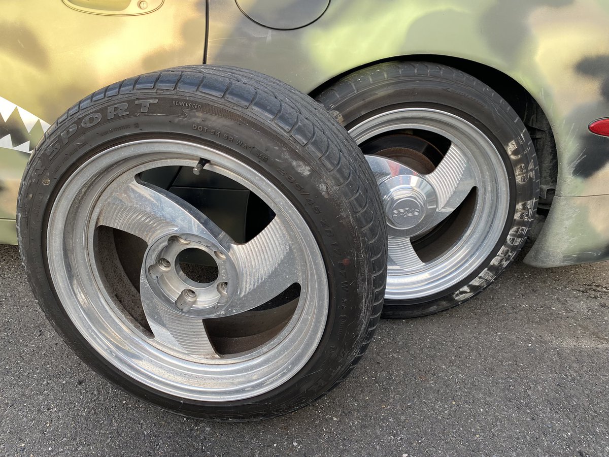 Sachiko_GMC's tweet photo. BOYDSビレットホイール
17インチ 9.5j4本
pcd120.65
オフセット多分＋60くらい
タイヤatr
235 45 r17
245 45 r17
5万円

コルベットc5フロントバンパー
リップ付きワンオフ
2.5万円

茨城から
出来れば直接持って行ってくれる人で🙏 https://t.co/CT7AuHKjk3