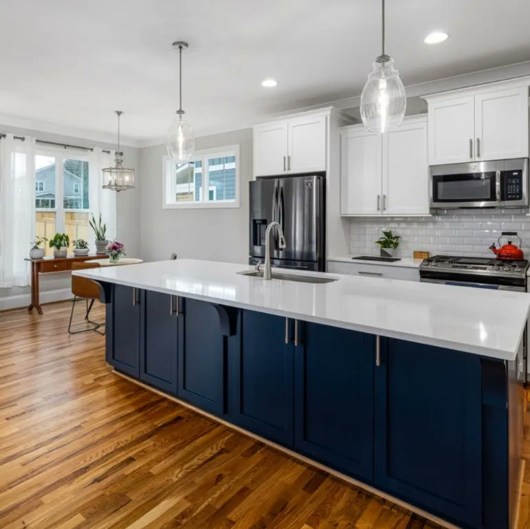 aquakitchennj's tweet photo. A classic color palette of blue, white, and wood, perfect for Monday morning coffee with sunshine. 🌞☕️
Hope your week gets off to an amazing start! ✨
#kitchendecor #kitchencabinets #bluekitchen #bluekitchencabinets #bluekitchenisland #decorinspiration #interiordesigner https://t.co/2ns6j1j7Jt