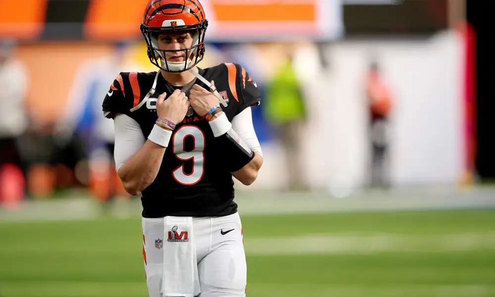 FanaticsBook's tweet photo. The Cincinnati Bengals are 0-12 in their last 12 road primetime games😬 https://t.co/ZgHQiIk4RE