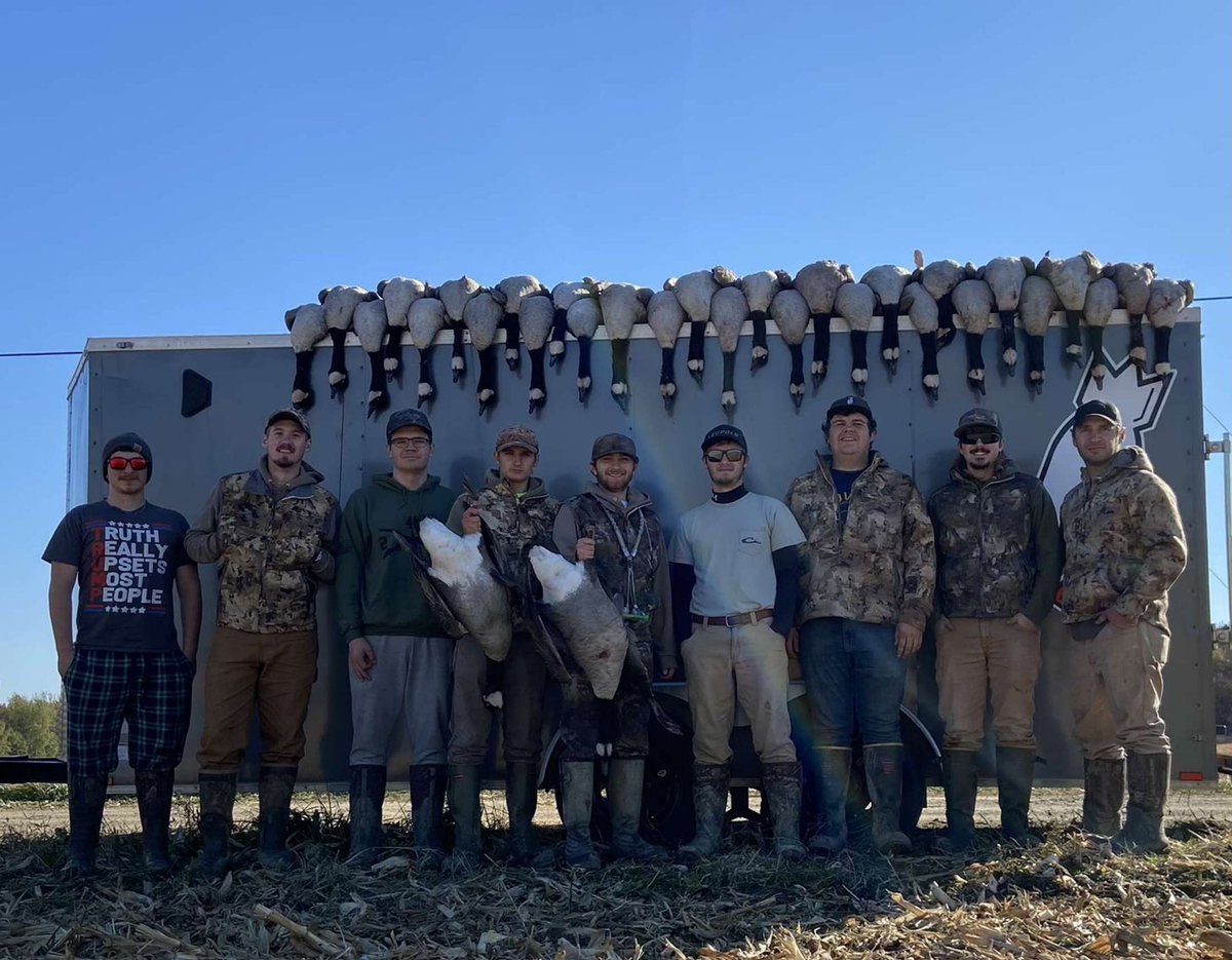paboyzoutdoors1's tweet photo. The fowl pounders had a nice shoot last weekend before they headed out to the dakotas!

#waterfowl #geese #honkers #canadagoose #fowllife #fowl_waterfowl #paboyz #paboysoutdoors #whatgetsyououtdoors https://t.co/Bfu4y3RK77