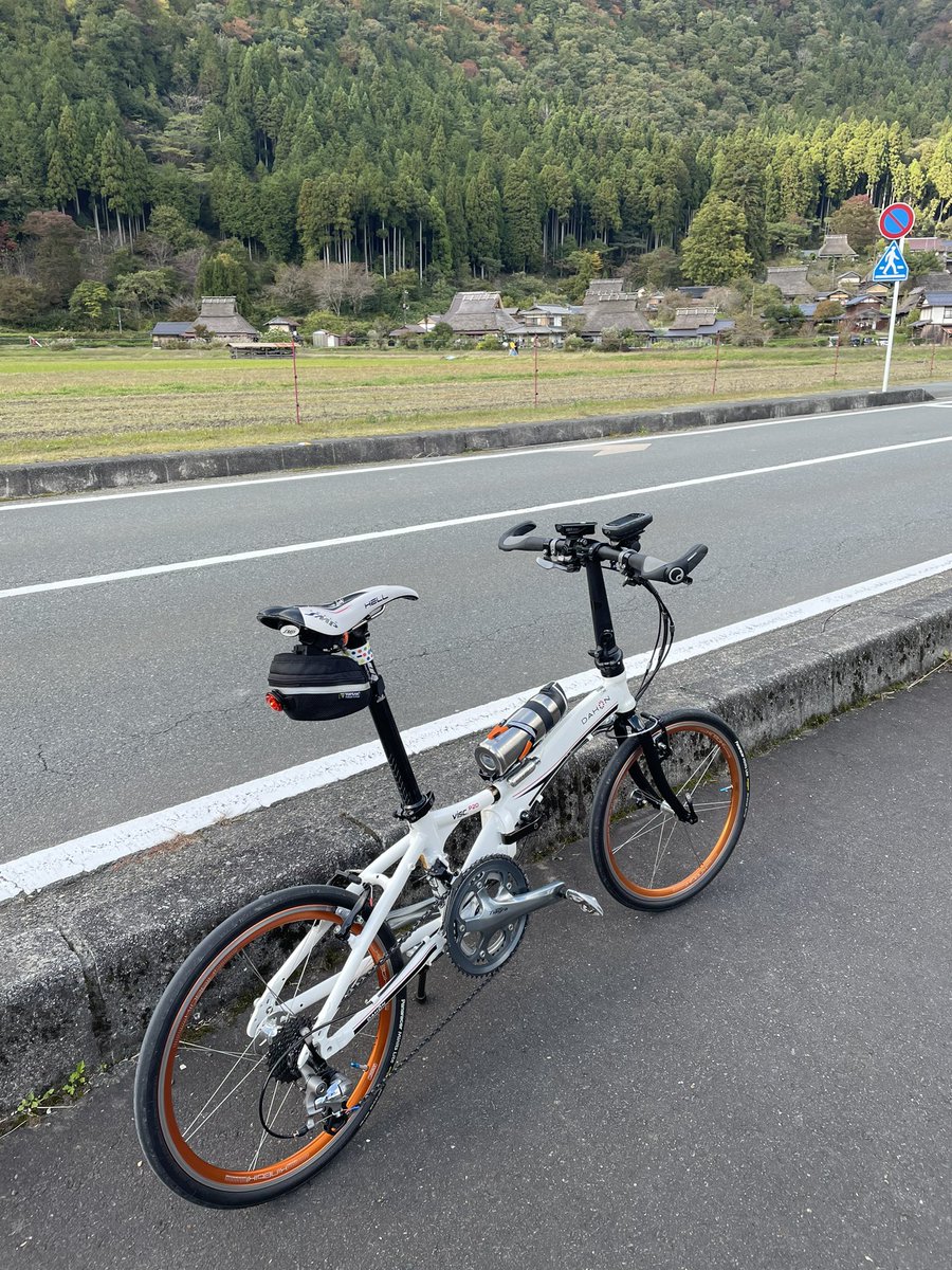 mtytake's tweet photo. 昨日は美山サイクルグリーンツアー特別編に参加してました！
スタンプはフルコンプリートしましたがミニベロで100km近くはやっぱり疲れました^^;
#サイクルグリーンツアー
#dahon https://t.co/INB8kr6dXk