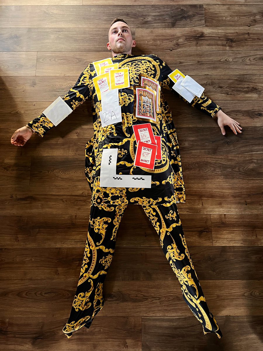 AdamRippon's tweet image. Happy Halloween from me, the Mar-a-Lago carpet 🎃