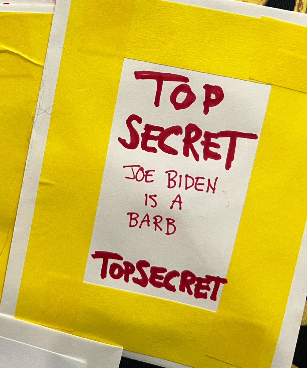 AdamRippon's tweet image. Happy Halloween from me, the Mar-a-Lago carpet 🎃