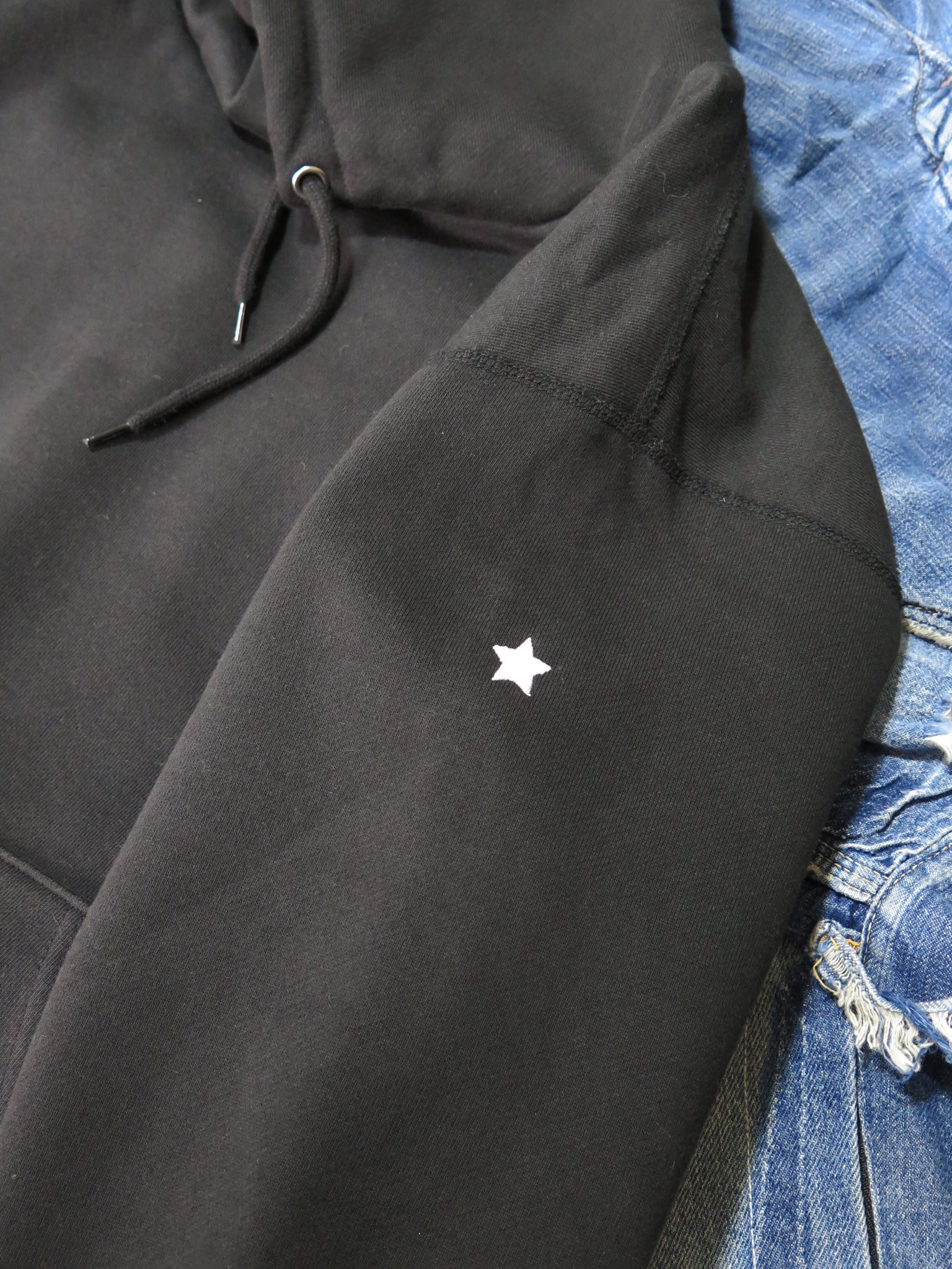 クロサギ 平野紫耀 着用 BLACK FRUIT パーカー 黒 L - ブルゾン クロサギ 平野紫耀 着用 BLACK FRUIT パーカー 黒 L - ブルゾン