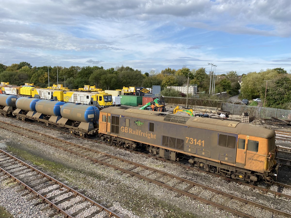 Thrashtastic at #Tonbridge West Yard right now. @GBRailfreight #class69 #class73 #southernrailway #railfreight