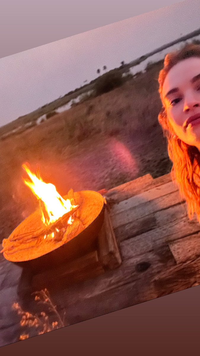 lilyjamesIT's tweet photo. Lily via her Instagram Stories (lilyjamesofficial) https://t.co/s6x6nbz6bN