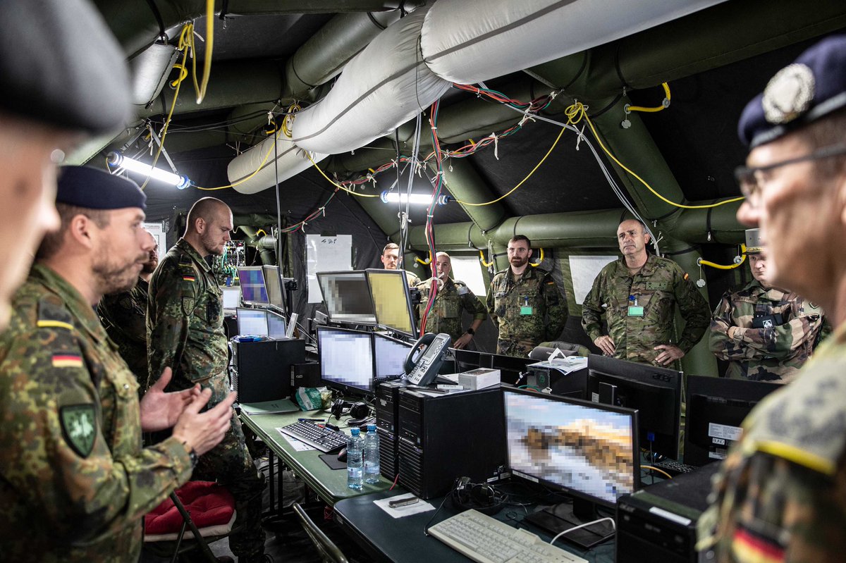 HQEurocorps's tweet photo. Military Authorities visited the #CommonTenacityExercise organized and led by #Eurocorps in @strasbourg with @11eBP 🇫🇷 and Brigada Logística 🇪🇸. 8️⃣0️⃣0️⃣ soldiers from various nationalities involved to prepare EC HQ for its future role as #NATO JTFHQ in 2024.
#DVDay #WeAreNATO https://t.co/ZT4TUpAF1B