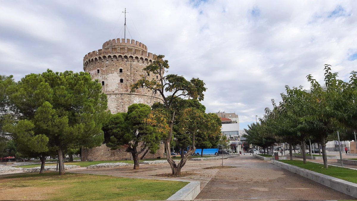 PaulAlmasan's tweet photo. Hi #Thessaloniki 👋 I'm currently in #Greece 🇬🇷 to attend @cnsmconf where I'll be presenting one of our latest works done at Barcelona Neural Networking Center. Don't miss my talk if you want to learn more about leveraging #GNN and differential programming to perform fast TE https://t.co/gqgp9VP6tN