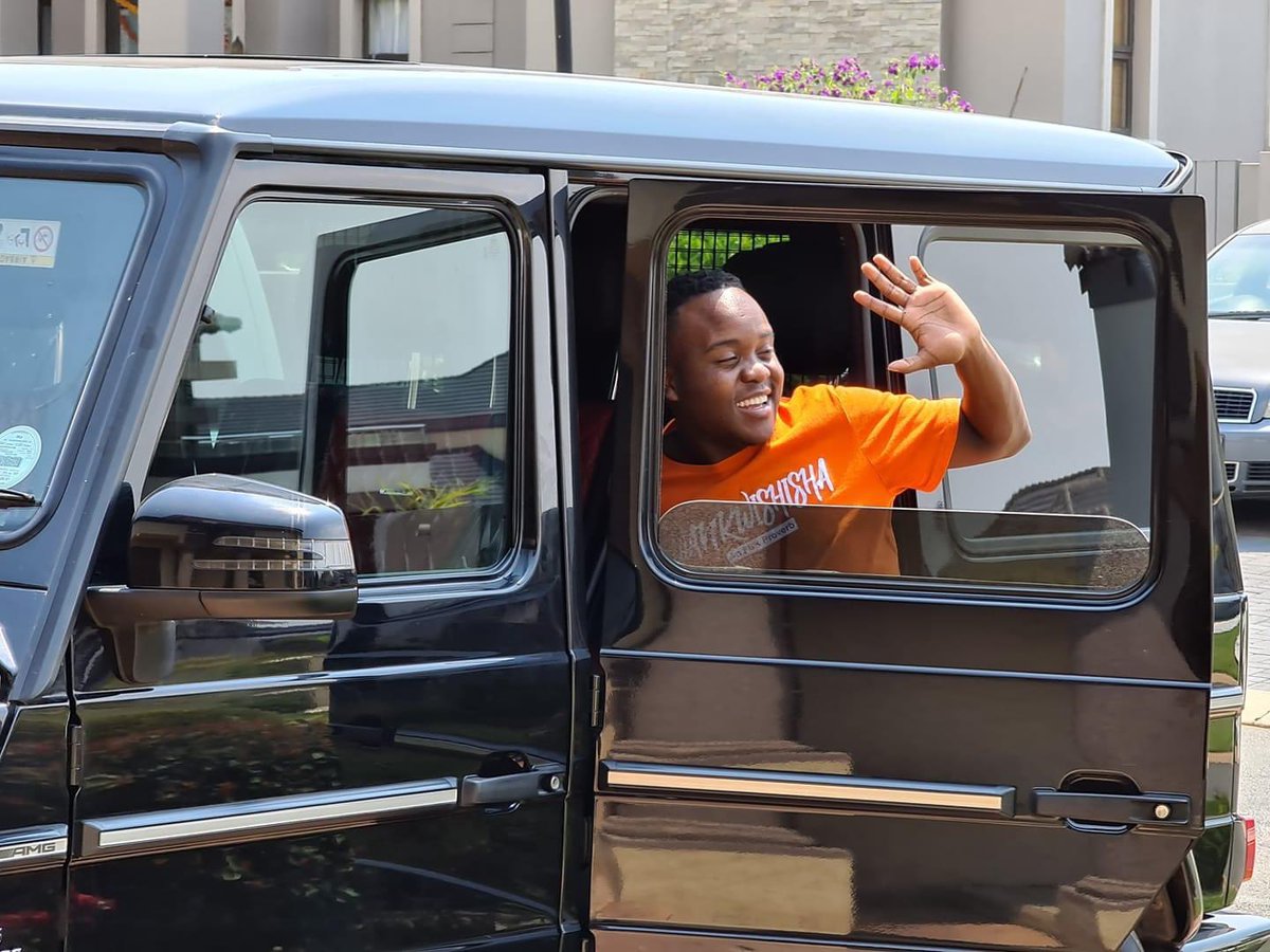 DjCoachrsa's tweet photo. My October Photo Dump https://t.co/Y2hckkSrK0