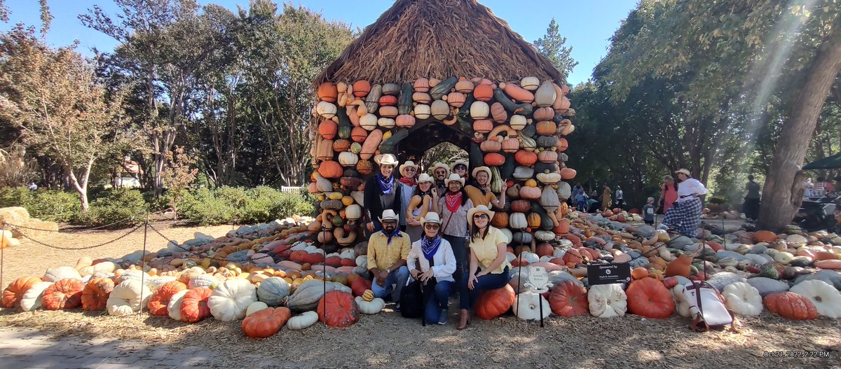 Gerta_Hoxhaj's tweet photo. Embracing Texas! A fun day out with the lab and rotation students celebrating Trishna's birthday and our ACS Scholar Award! Thank you @ACS_Research for supporting our research! https://t.co/iGeHj2SigR
