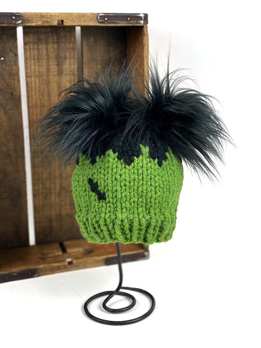 kitchenklutter's tweet photo. Happy Halloweenie! #halloween #frankenstein #babyhat #photoprop #frankenbeanie #handknit #handmade #kitchenklutter https://t.co/LbHKJxzST9