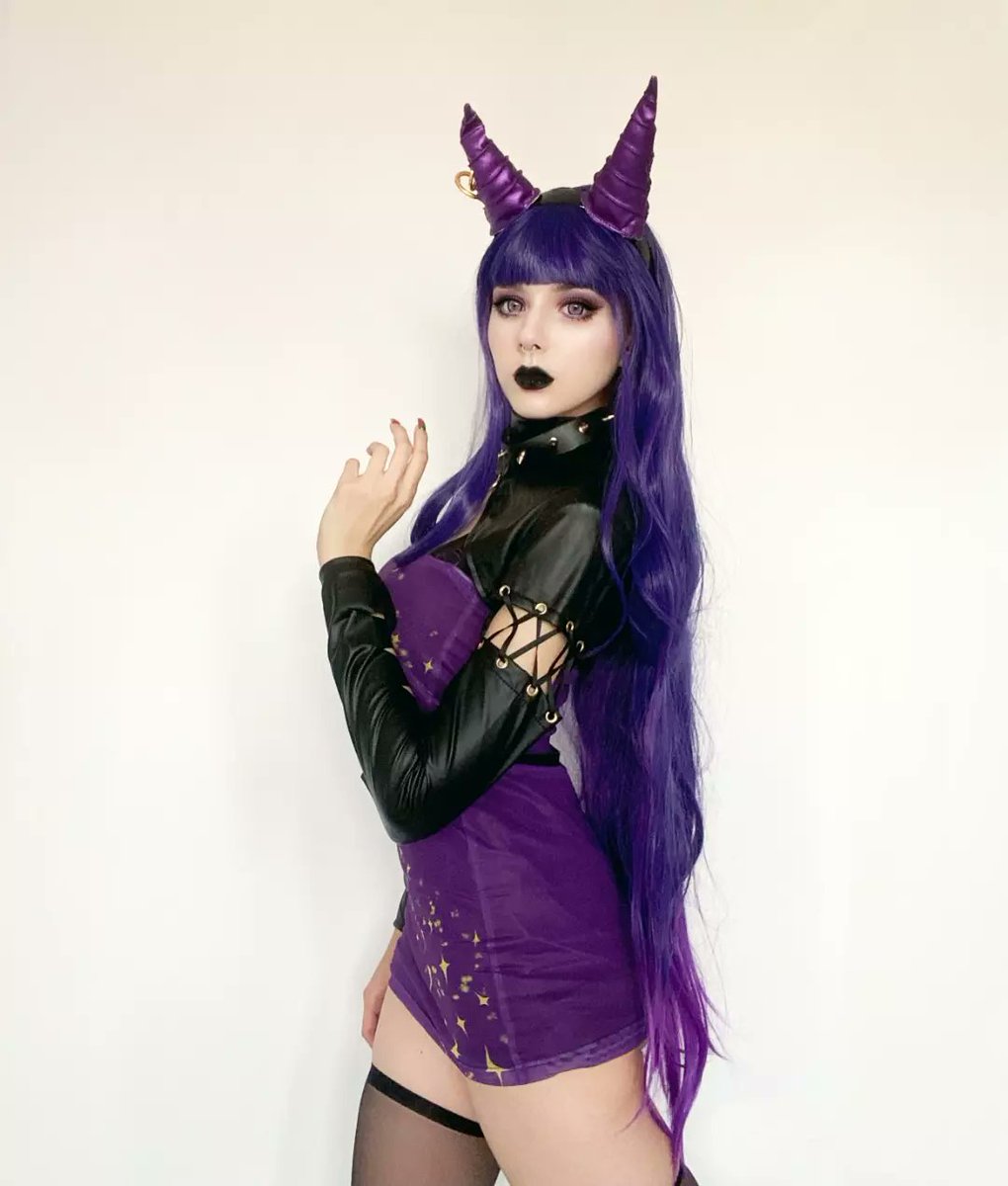 elviratrepovici's tweet photo. what are you doing on halloween? 👻🎃
-
-
Suit by @mobbunny.official @miccostumes
Code suit #CS110GOW-WS
Wig by @uniqso use my discount code elvira10
Lens @pinkyparadisedotcom
-
-
-
#mobbunny #miccostumes #31daysofhalloween #halloween2022 #spooktime #demoncosplay #witch https://t.co/Q36CY80gRw