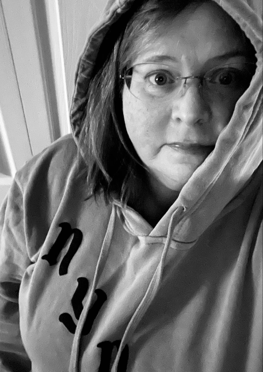 maconlan's tweet photo. When you just get off night shift an hour and a half ago, headed to 1st of Dad’s appointments for the day. I choose comfort. Thanks ⁦@NKOTB⁩ ⁦@dannywood⁩ ⁦@DonnieWahlberg⁩ ⁦@JonathanRKnight⁩ ⁦@joeymcintyre⁩ and Jordan #NYNUKisComfy https://t.co/Q0Iry0LkBJ