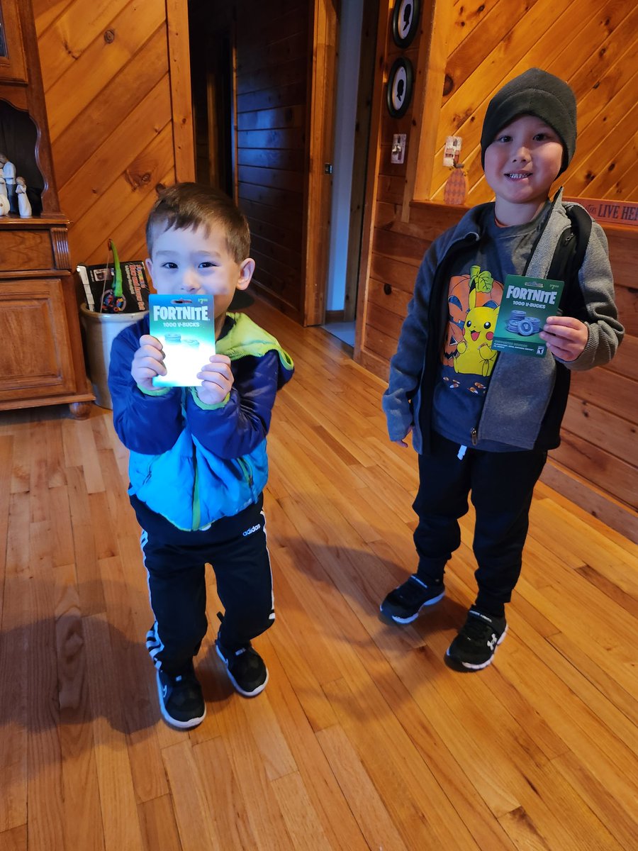 Nicko1117's tweet image. 🚨 Halloween GIVEAWAY🚨
I hit 1,200 giveaways completed so its time for some Twitter prizes.
🎁Prize= 2 winners win a 1000 Vbuck card
Do All These To Enter👇
1) Follow
2) Like
3) Retweet
🛑Entries end 10pm EST. Winners randomly selected. 
Good luck.