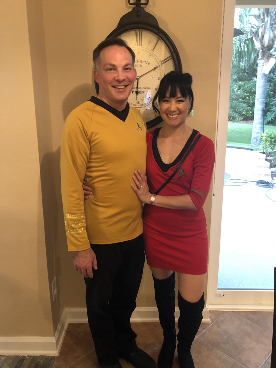 StephanieCNews's tweet image. Happy Halloween! 🎃 Here’s to boldly going where you haven’t gone before…challenge yourself, expand your horizons, and enjoy the journey! Wishing you a wonderful day! 🙌🏻😃