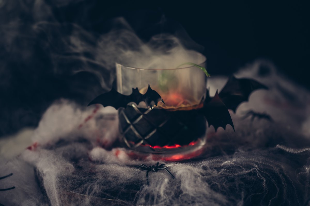 How do you celebrate the scariest party of the year? If you're in Aruba and want to celebrate #Halloween in style, head over to LG Smith's Steak &amp; Chophouse or the Aruba Marriott Resort tonight for delicious but scary cocktails! #onehappyisland