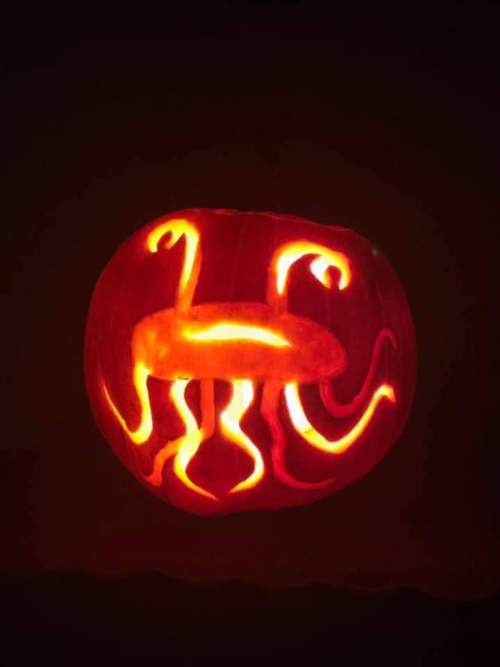 1NerdyHousewife's tweet photo. A Beholder and a Flumphkin 
🎃❤️
#Halloween #dungeonsanddragons #dnd #dnd5e https://t.co/wpxhFQMEQs