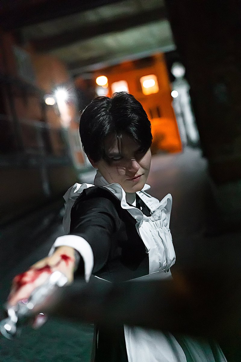 Maid Levi… and the apron is white ✨

#helloween #leviackerman