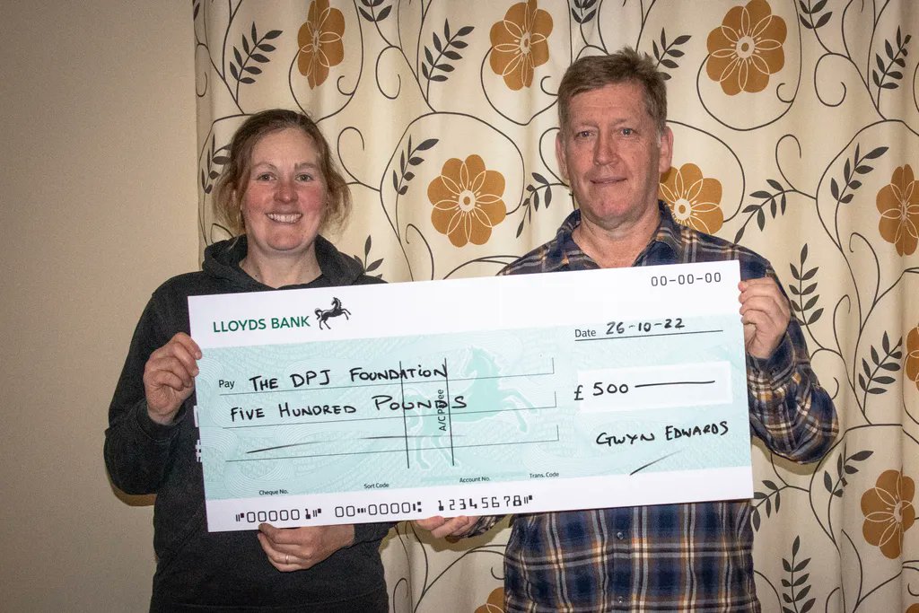 Gwyn from Cross Hands has walked the Pembrokeshire Coastal path,186 miles! 12 months ago, he was diagnosed with Colon cancer and had treatment. He did this challenge to prove that he could do it and life didn't stop because of his cancer.
Thank you / Diolch Gwyn