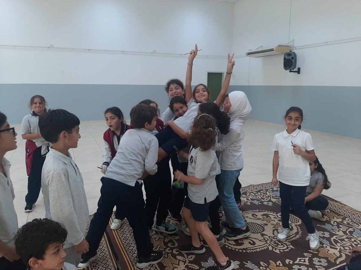 amanigoson's tweet photo. Les élections des délégués de classe à HHHS favorisent l'implication des élèves dans la vie de leur établissement. Ils sont les médiateurs entre leurs camarades et les autres membres de la comunauté éducative. @LinaMajzoub1 @Rayane_alali @TawilNoor @dina_jradi https://t.co/t4uln0pvDN