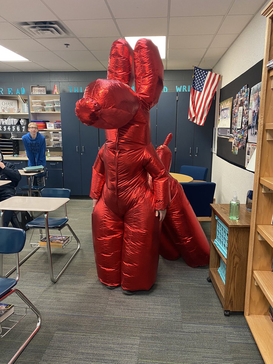 EGFAdamsApples's tweet photo. Why I move middle school. Halloween at CMS. #egfpride #egfcms #cmspride https://t.co/DvimvyBakp