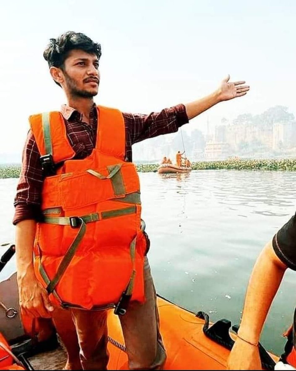 Hussain Mehboob Pathan
The man who saved more than 50 lives at Morbi Collapsed Bridge Tragedy.