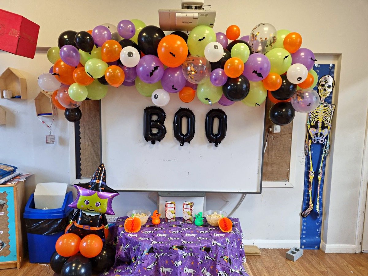 Halloween celebrations are in full swing at Busy Bees and we'd like to highlight some spooktacular activities that our nurseries had set up for our little ones.🎃 #Halloween #HalloweenCostume