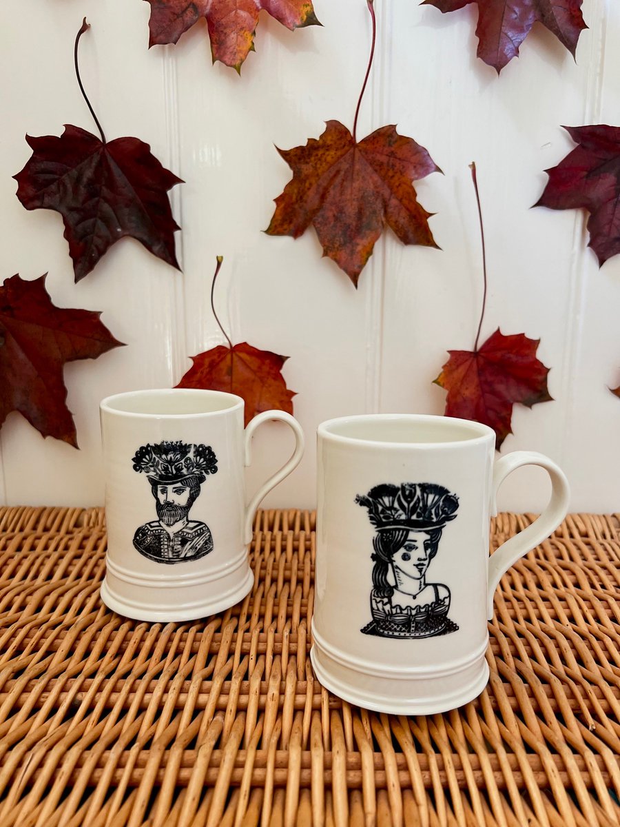 Chunky knit jumpers, thick socks and cupped hands holding a favourite mug whilst you take slow and steady sips. Nothing better than home comfort in the midst of Autumn 

bit.ly/3Fw1ugI