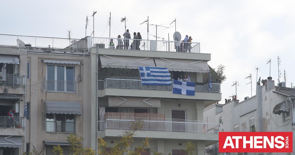 Μα πόσο πατριώτες είμαστε επιτέλους, βρε παιδί μου; Όπως η αγάπη για έναν άνθρωπο δεν είναι τα λόγια και τα λουλούδια, έτσι και η αγάπη για την πατρίδα δεν είναι οι σημαίες και τα παλαμάκια. Του @ManosVoularinos athensvoice.gr/epikairotita/e…