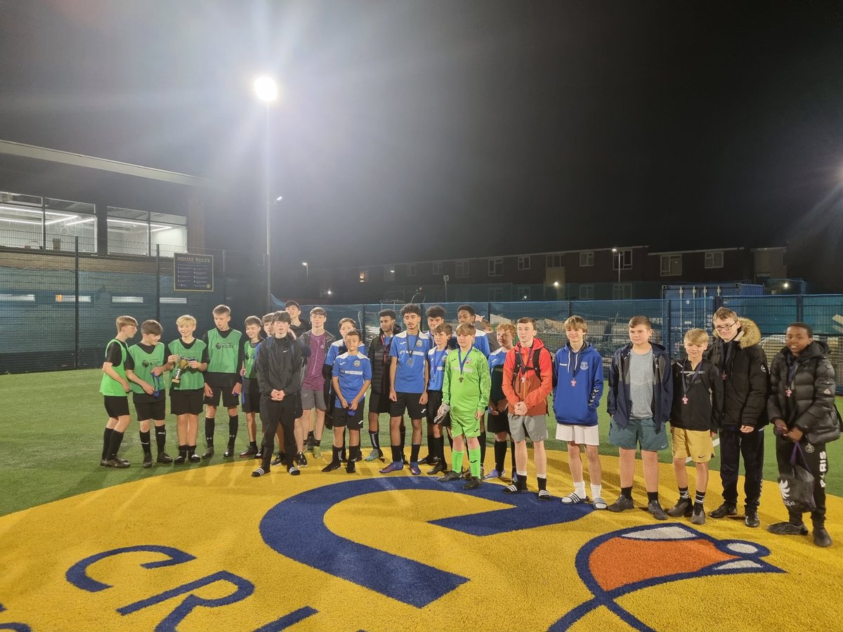 TheShewsy's tweet photo. Great night in club diverting 60+ young always from ASB on missy night. We had manicures, Reiki and Rica with her fantastic DJ skills. We also had football, Fifa comps, cake making and Pizza for all. @MerseysidePCC #peoplemattermorethanthings https://t.co/uXMriby3Ct