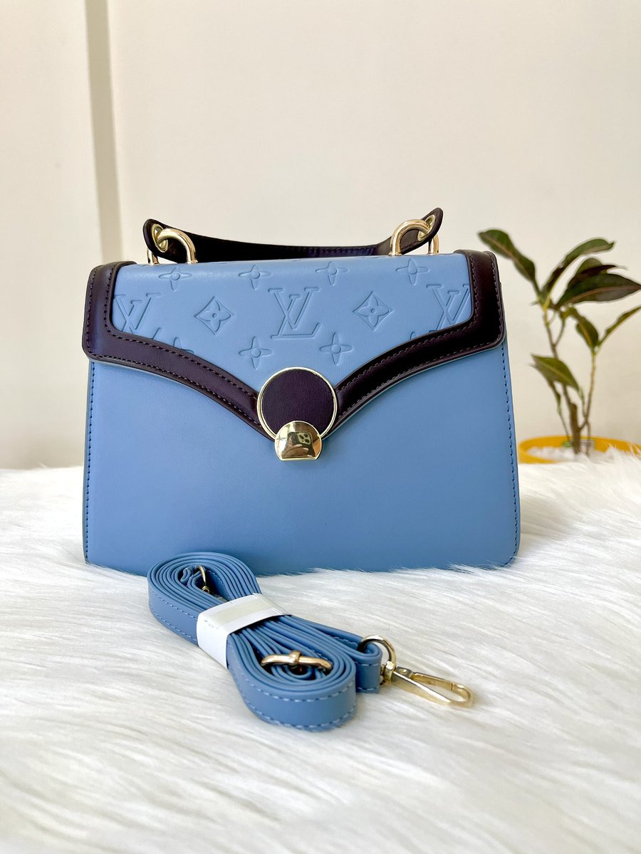 MethiaLydiaN's tweet photo. The perfect handbag for your lady🤩🥰

Contact @Cinderellas256 to place an order. ☎️ 0777247111 https://t.co/aeSj3m1qUi