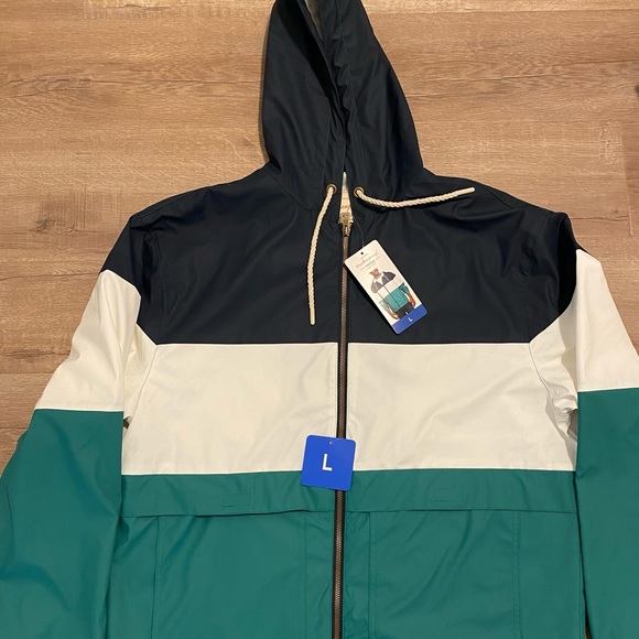 So good I had to share! Check out all the items I'm loving on <a href="/Poshmarkapp/">Poshmark</a> from <a href="/Kspace11/">Kelly Moermond</a> #poshmark #fashion #style #shopmycloset #michaelmichaelkors #homecollection: posh.mk/W2edf06lftb