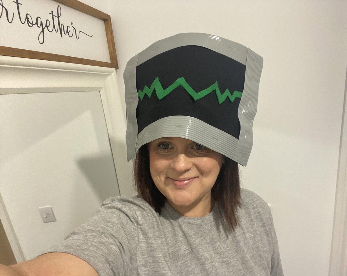 SpectropolisPIF's tweet photo. When your son’s Halloween costume calls for a sidekick… #karenthecomputer #spongebob #plankton https://t.co/LLDiFsMHmr