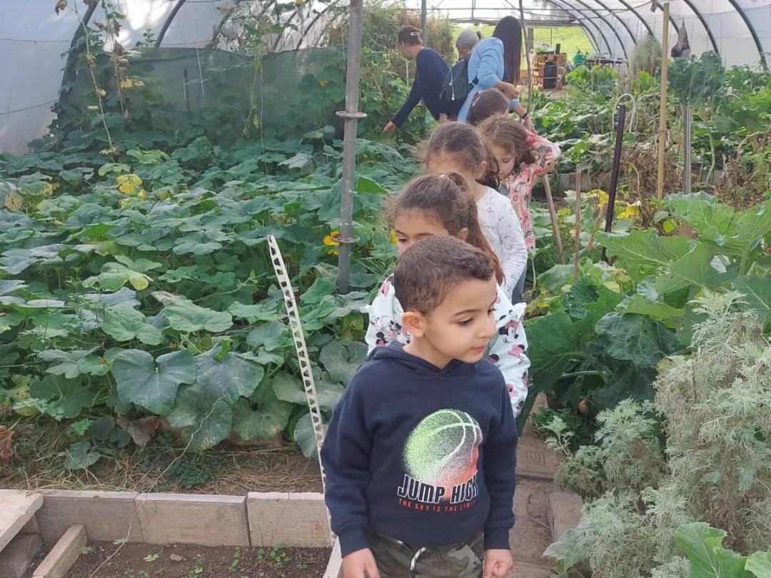 Retomamos los talleres escolares con el grupo del Colegio Auseva y del Colegio Tudela Veguín! Viva la huerta!🌱😍

 #Asturias #AsturiasAcoge #Oviedo #Huertas #HuertasAcoge #TalleresEscolares