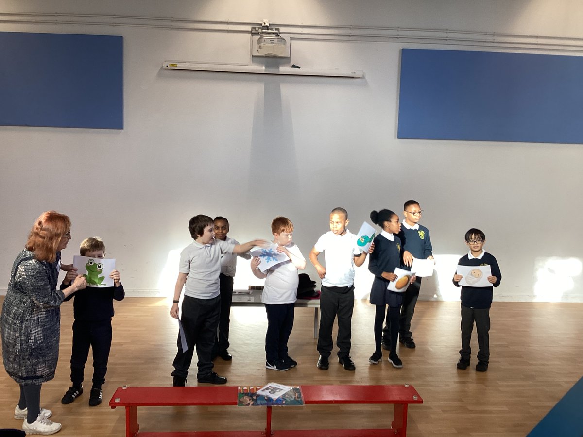 WyvilPrimary's tweet photo. Kennington ARB started the new term off with a lovely assembly with our #spinnaker trust team! #REAtWyvil #WyvilCoreValues https://t.co/v4IRjiBUUY