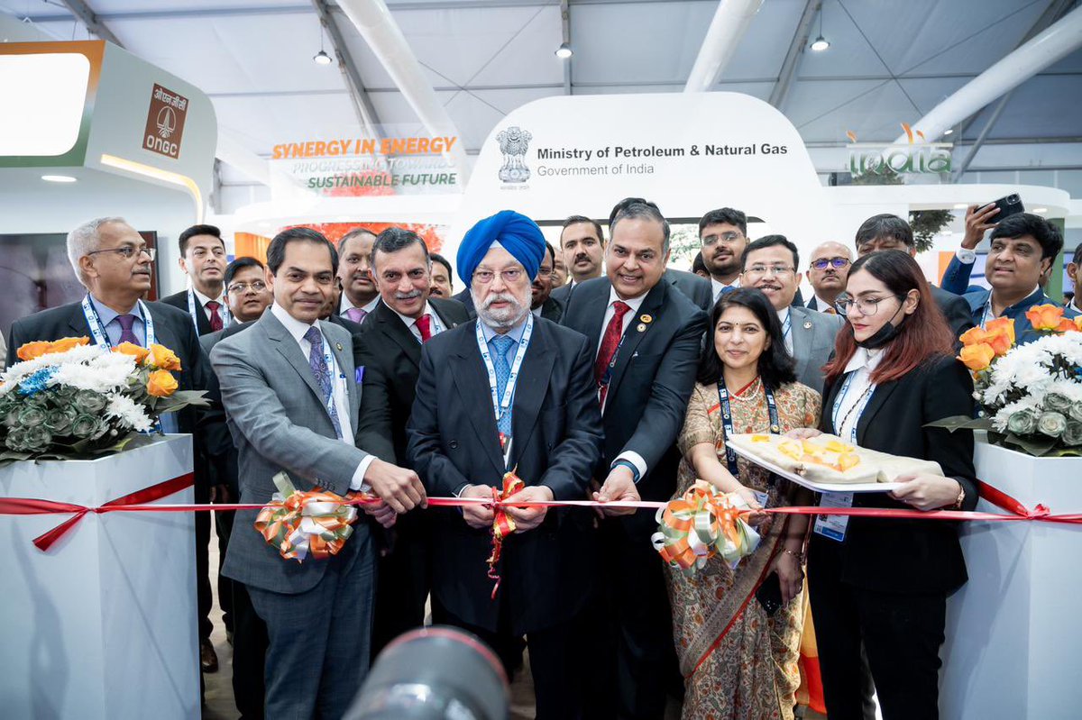 Inaugurated the India Pavilion at #ADIPEC2022 in Abu Dhabi today. The vibrant pavilion showcases the opportunities that #India offers to the world in #Energy sector & our prowess to provide momentum to India’s journey towards energy self-sufficiency. @ADIPECOfficial
