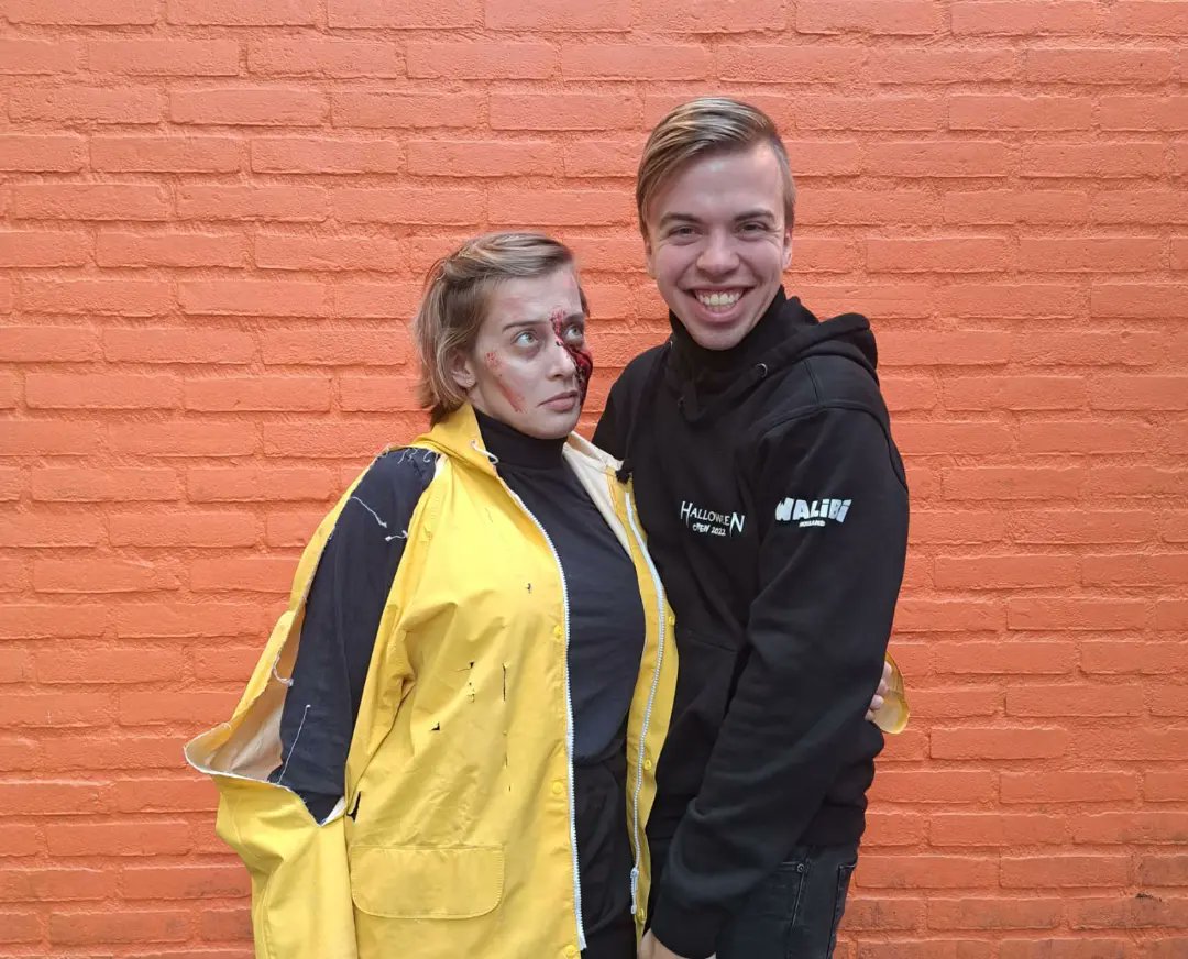 De Halloween Fright Nights en Halloween Spooky Days zitten er alweer (ja, het ging echt veel te snel) op. Dit jaar was ik er natuurlijk weer bij als Event Crew in een voor mij nieuwe experience: Below.

Thanks iedereen die van deze maand zo'n mooie maand heeft gemaakt.