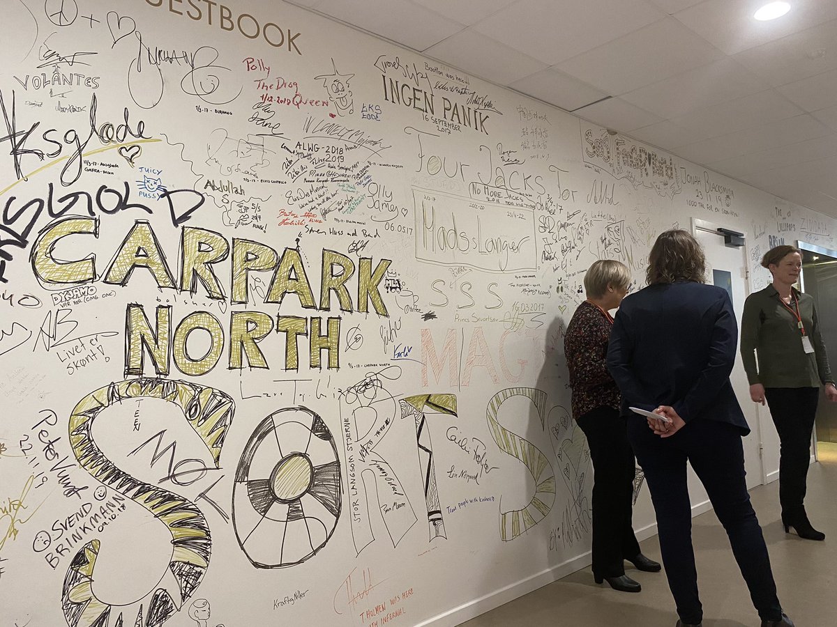 Workshoppen Lotte, lego &amp; ledelse foregår backstage. Visionsledelse kan skabe sammenhæng i ledelseskæden og dermed konkret mening i hverdagen for såvel medarbejdere som mellemledere. #ledertræf #komponentdk #ledelsedk