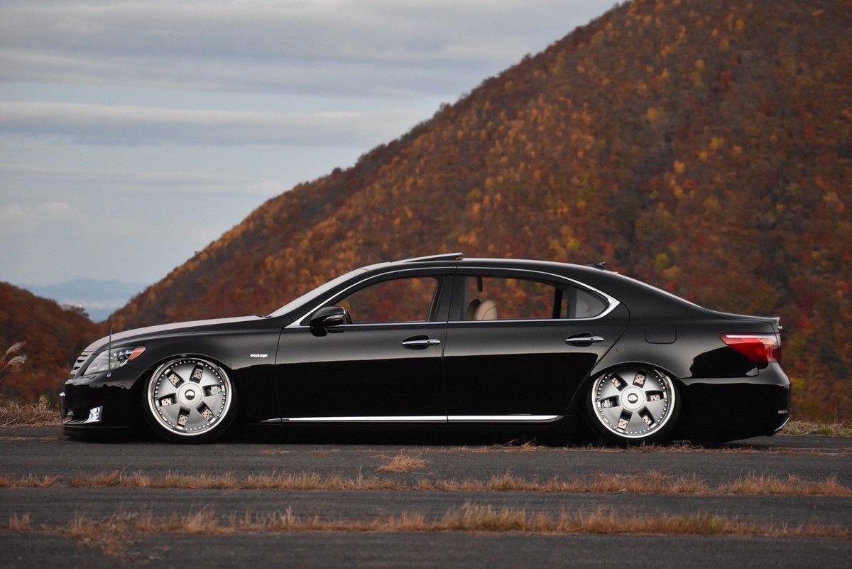 csFirmament's tweet photo. LS460L
ブレンボブレーキシステム。
フロント8ポッド
410パイドリルドローター
リヤ6ポッド
410パイドリルドローター
完成。 https://t.co/AtihWvissW