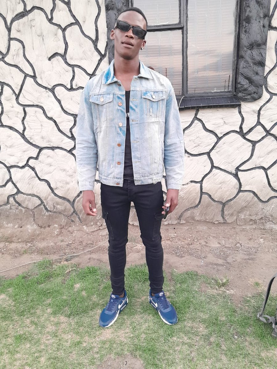 DjphilaS's tweet photo. Ladies🥰here's your male bestie 🥰

#Stolensessions https://t.co/wD8NzhHc7y
