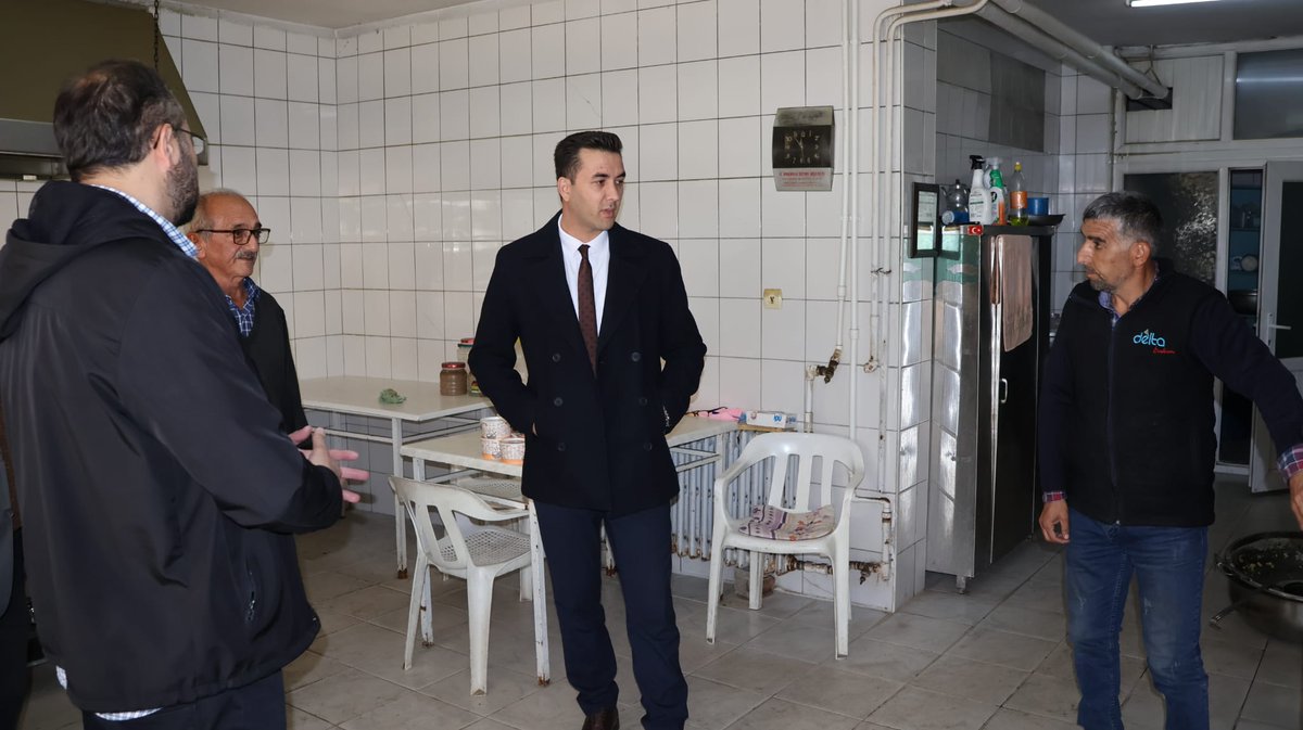 Kaymakamımız Sayın Mehmet KAYA Yahyalı Aşevini ziyaret etti. Kaymakamımız Aşevi Sorumlusu Yasin YILDIRIM' dan Aşevinde yapılan iş ve işlemler hakkında bilgi alarak görevli personele kolaylıklar diledi. <a href="/gokmen_cicek_/">Gökmen Çiçek</a> <a href="/kayserivaliligi/">T.C.Kayseri Valiliği</a> <a href="/Mehmetkayamia/">Mehmet KAYA</a>