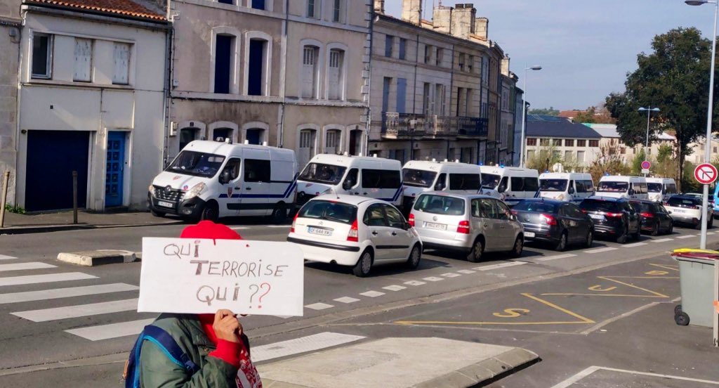 🏛 Nouveau rendez-vous à 12h30 devant le tribunal de Niort, pour soutenir les camarades qui passent en audience aux alentours de 13h00 ou 13h30. #SainteSoline