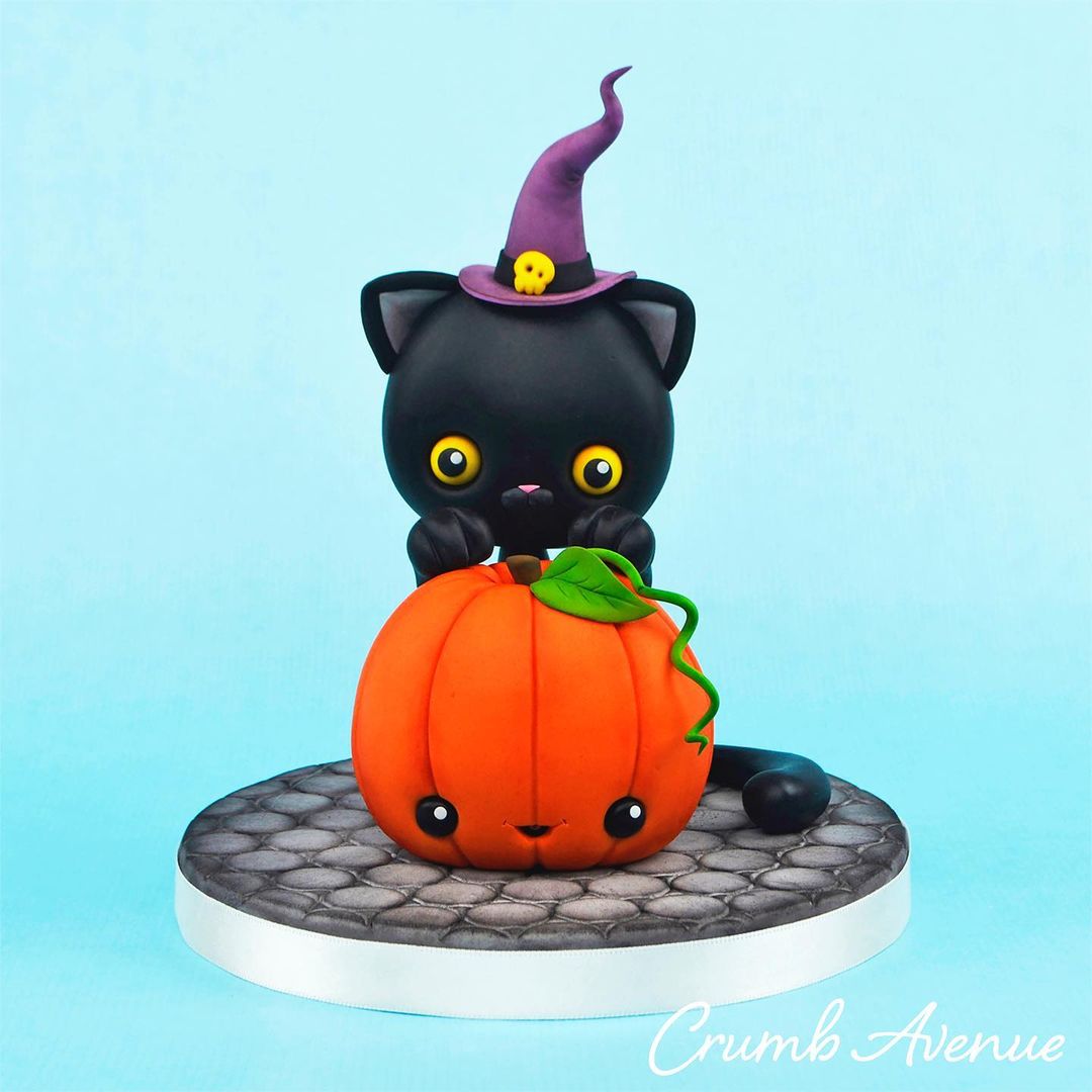 talenthouse's tweet image. 🧡🖤🧡 Crumb Avenue by Agnes - TUTORIALS: crumbavenue.com/tutorials

#halloween #caketopper #halloweentutorial #cakedecorating #blackcat #pumpkin #halloweenpumpkin #cutehalloween