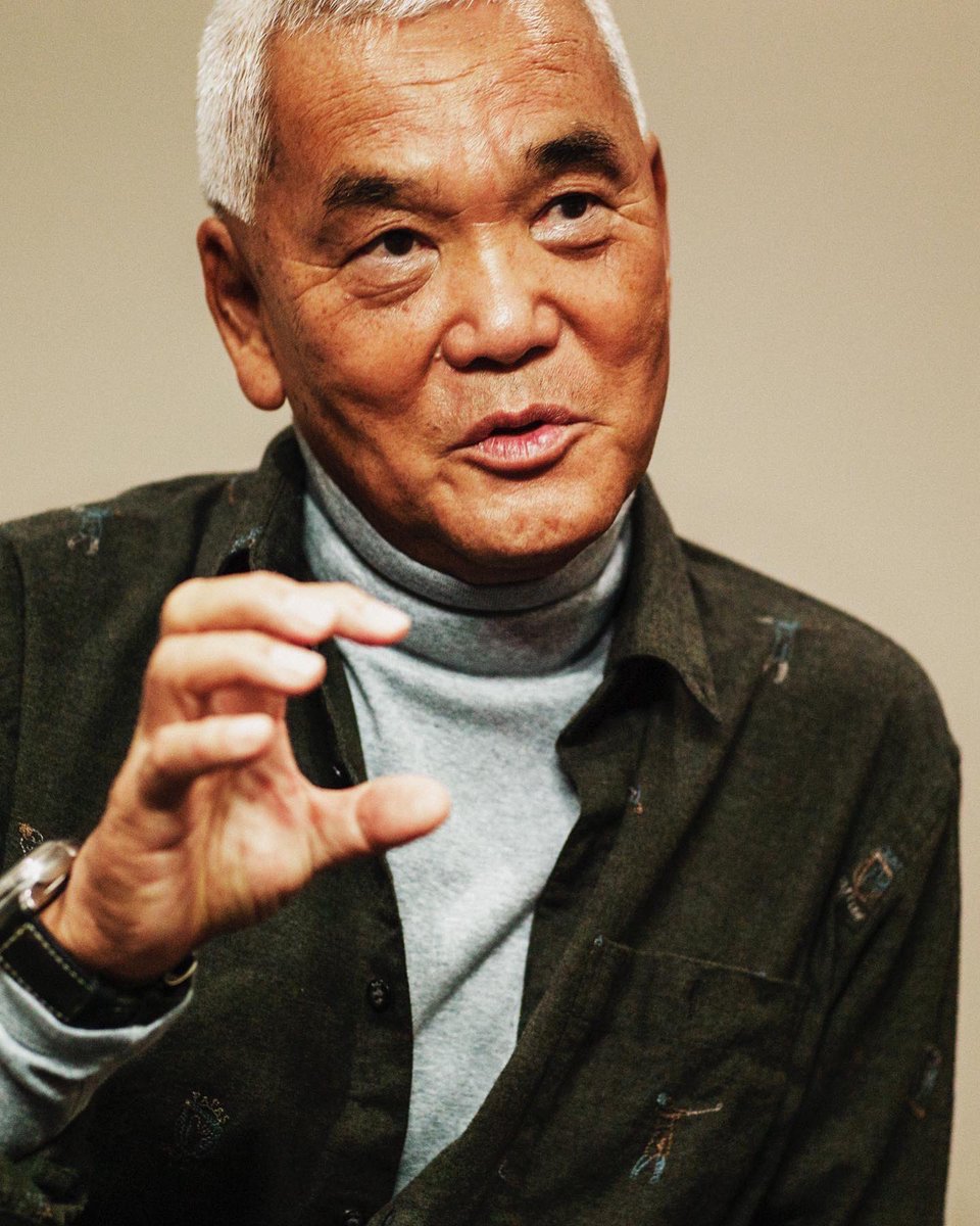 Levis_Japan's tweet photo. 日本人で唯一『ナショナルジオ���ラフティック』誌の表紙を飾り、#ネコファン も魅了し続ける動物写真家 #岩合光昭 氏。動物の魅力、MADE IN JAPAN🇯🇵コレクションの魅力についてお話を伺いました。

ぜひご覧ください😽✨👇
https://t.co/FdPLnSERrM https://t.co/J3bovhwq4J