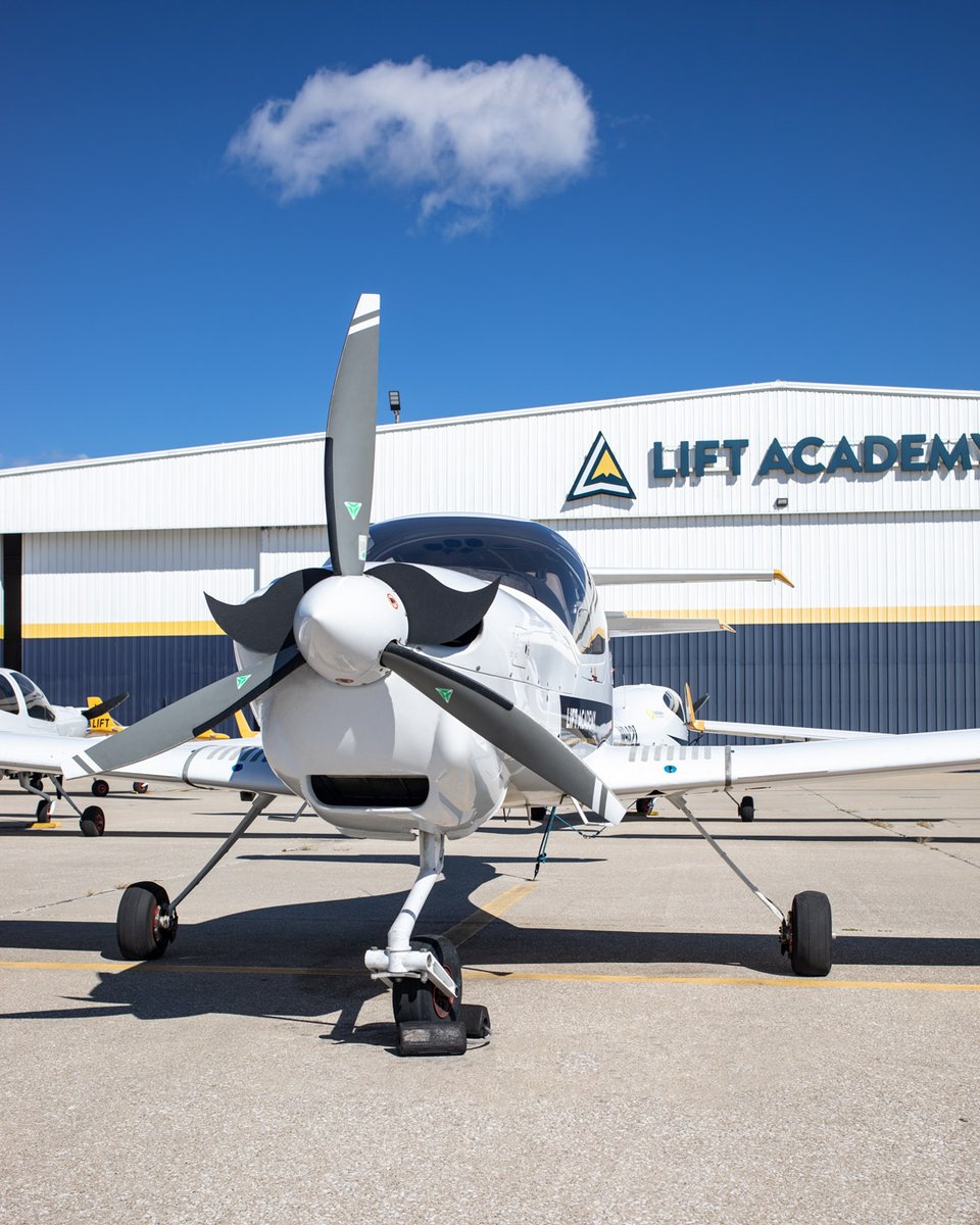 Our program is no trick, all treat! From all of us at LIFT, Happy Halloween 🎃👻! If you’re dressing as a pilot this year, tag us in your costume! We’d love to see it. #halloween #flywithlift #aviation #pilots